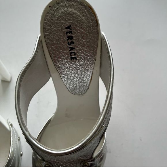 Gianni Versace Silver Leather White Slide Heels Italy 37 1/2 (US 7 1/2) EUC. - Picture 2 of 8